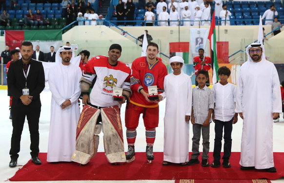 Schlussbild des Division-III-Qualiturniers in Abu Dhabi von diesem April. Während die Vereinigten Arabischen Emirate aufsteigen, muss Kirgisistan in der untersten Liga bleiben.