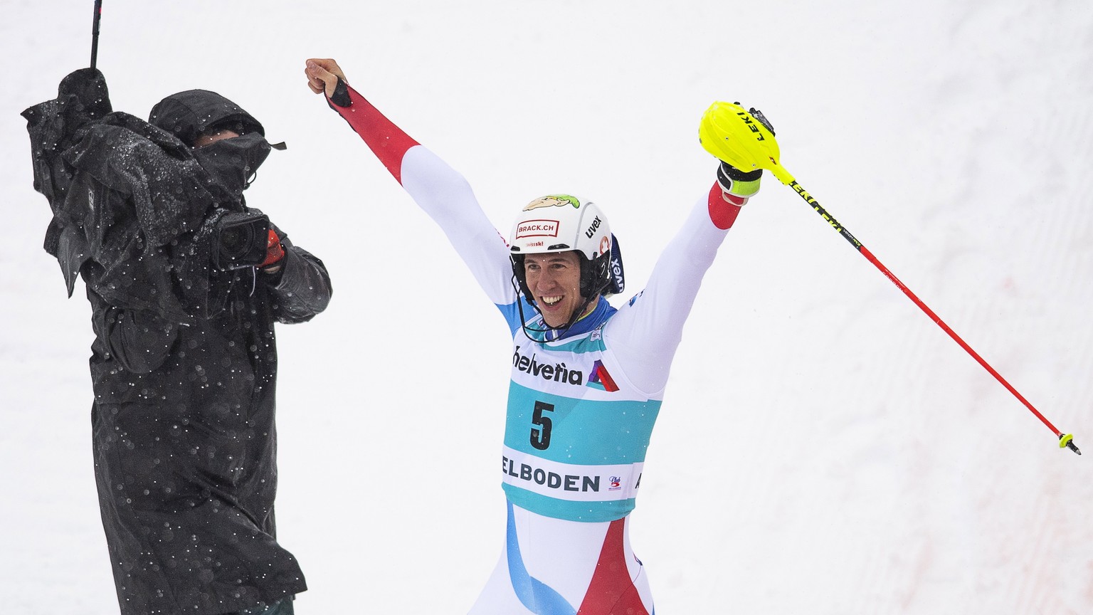 epa07279802 Ramon Zenhaeusern of Switzerland reacts during the second run of the men&#039;s Slalom race at the FIS Alpine Skiing World Cup in Adelboden, Switzerland, 13 January 2019. EPA/PETER SCHNEID ...