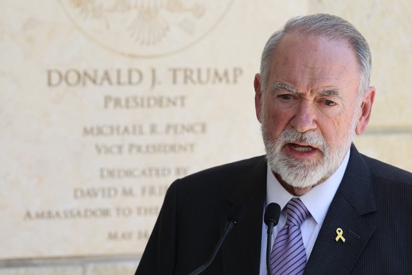 epa12085683 US Ambassador to Israel Mike Huckabee addresses the media at the US embassy in Jerusalem, 09 May 2025, regarding the humanitarian aid situation in the Gaza Strip. EPA/ABIR SULTAN