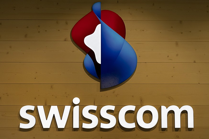 ARCHIVBILD ZU DEN HALBJAHRESZAHLEN VON SWISSCOM --- Das Swisscom-Logo im neuen House of Swisscom am Marktplatz in Basel am Mittwoch, 30. Mai 2018. (KEYSTONE/Georgios Kefalas)