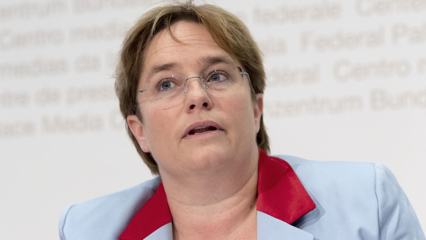 SVP Nationalraetin Magdalena Martullo fordert im Namen der SVP einen sofortigen Stopp des uebermaessigen Staatsausgabenwachstums am Dienstag, 1. November 2016 in Bern. (KEYSTONE/Lukas Lehmann)