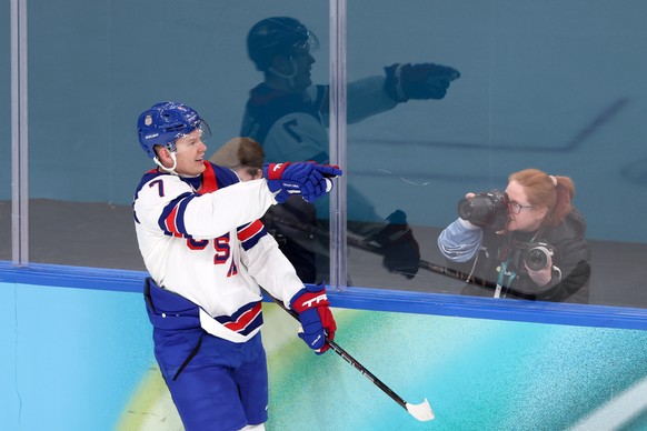 epa12763845 Brady Tkachuk of USA celebrates scoring the 6-1 goal during the Men's semifinals match USA against Slovakia of the Ice Hockey competitions, at the Milano Cortina 2026 Winter Olympic G ...