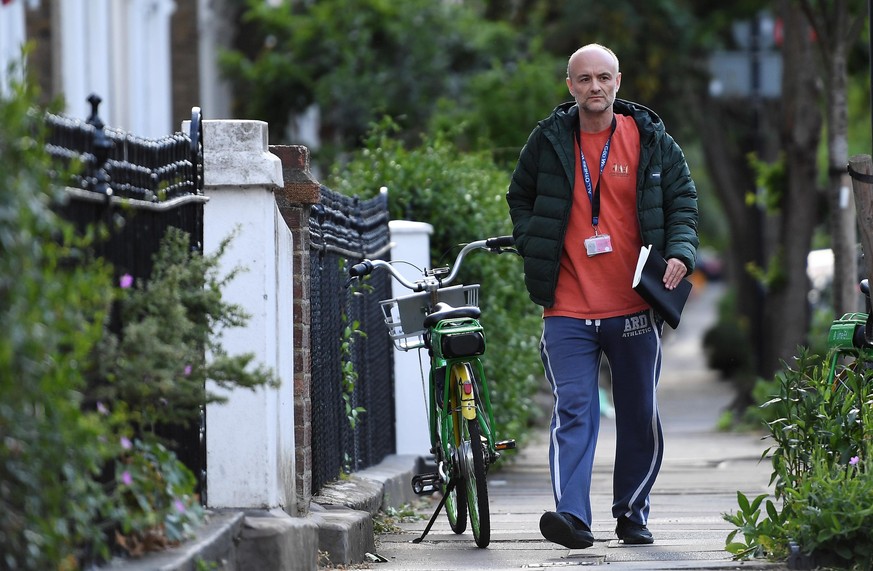 epa08441922 British Prime Minister Boris Johnson&#039;s Special Advisor Dominic Cummings returns to his home in London, Britain, 24 May 2020. Calls for Cummings&#039; resignation have increased since  ...