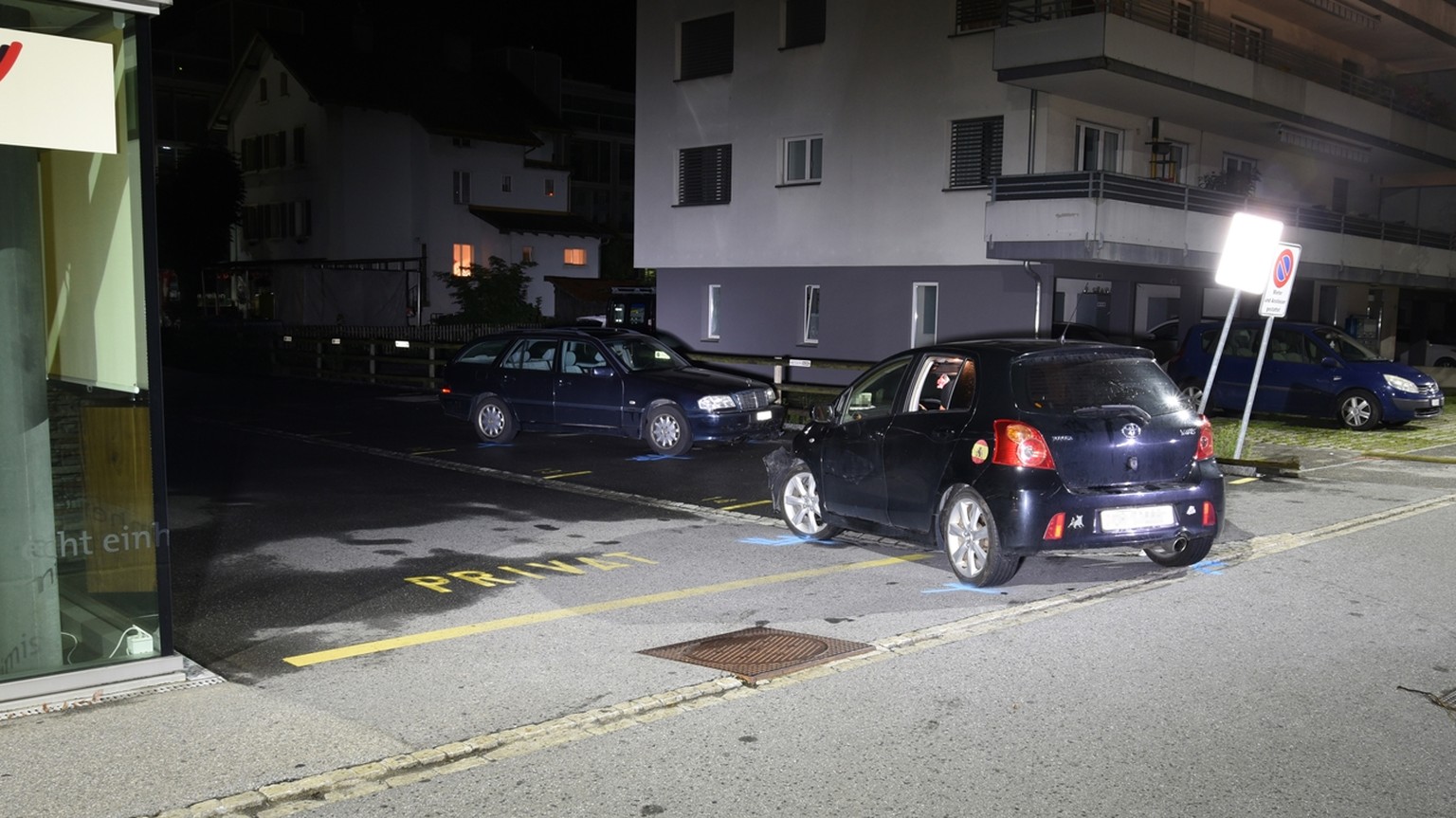 Die kurze Irrfahrt mit dem Auto der Kollegin endete wo sie begann: Vor dem Restaurant.