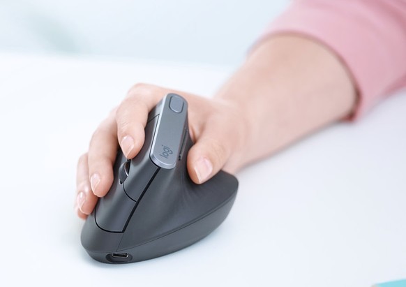 Die neuste PC-Maus von Logitech: Sie soll dank speziellem ergonomischem Design das Arbeiten am PC und Notebook erleichtern.