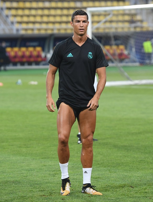 epa06130481 Cristiano Ronaldo of Real Madrid during a training session at the Philip II Arena in Skopje, the Former Yugoslav Republic of Macedonia, 07 August 2017. Real Madrid will face Manchester Uni ...