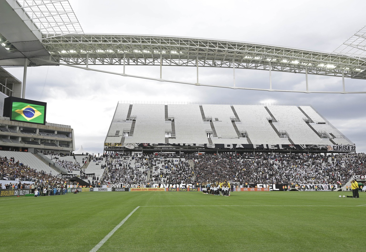 28'000 Plätze mussten bei der «extrem positiven» Generalprobe im WM-Stadion in Sao Paulo aus Sicherheitsgründen leer bleiben.