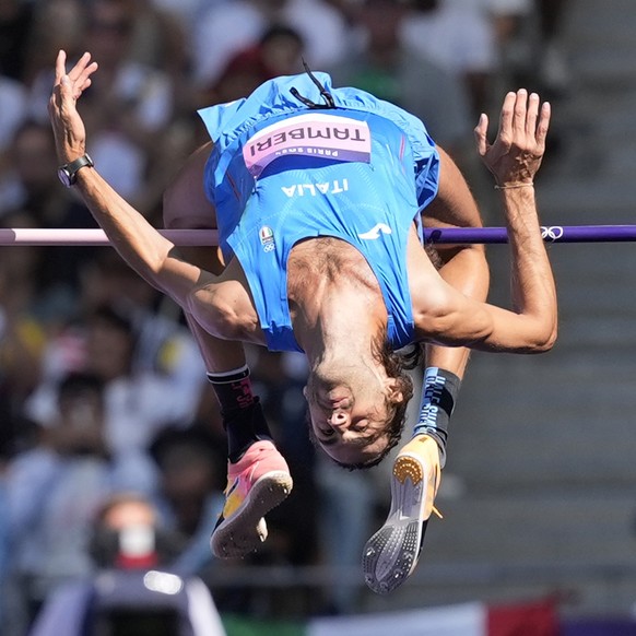 Gianmarco Tamberi, of Italy, competes during the women&#039;s javelin throw qualification at the 2024 Summer Olympics, Wednesday, Aug. 7, 2024, in Saint-Denis, France. (AP Photo/Matthias Schrader)