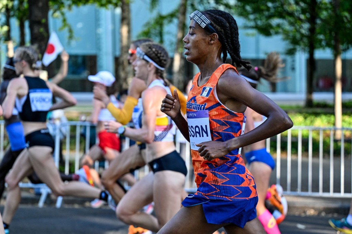 PARIS, FRANCE - AUGUST 11: Sifan Hassan of the Netherlands competing in the Women's Marathon during Day 16 of Athletics Marathon - Olympic Games Paris 2024 at Esplanade Des Invalides on August 11 ...