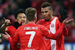 Eric Maxim Choupo-Moting erzielt die endgültige Entscheidung gegen Hannover.