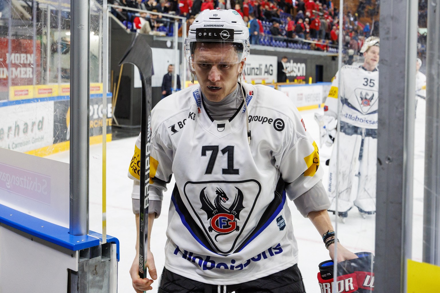 Fribourg-Gotteron Stuermer Killian Mottet auf dem Weg in die Drittelspause waehrend dem Eishockey-Meisterschaftsspiel der National League zwischen den SC Rapperswil-Jona Lakers und dem HC Fribourg-Got ...