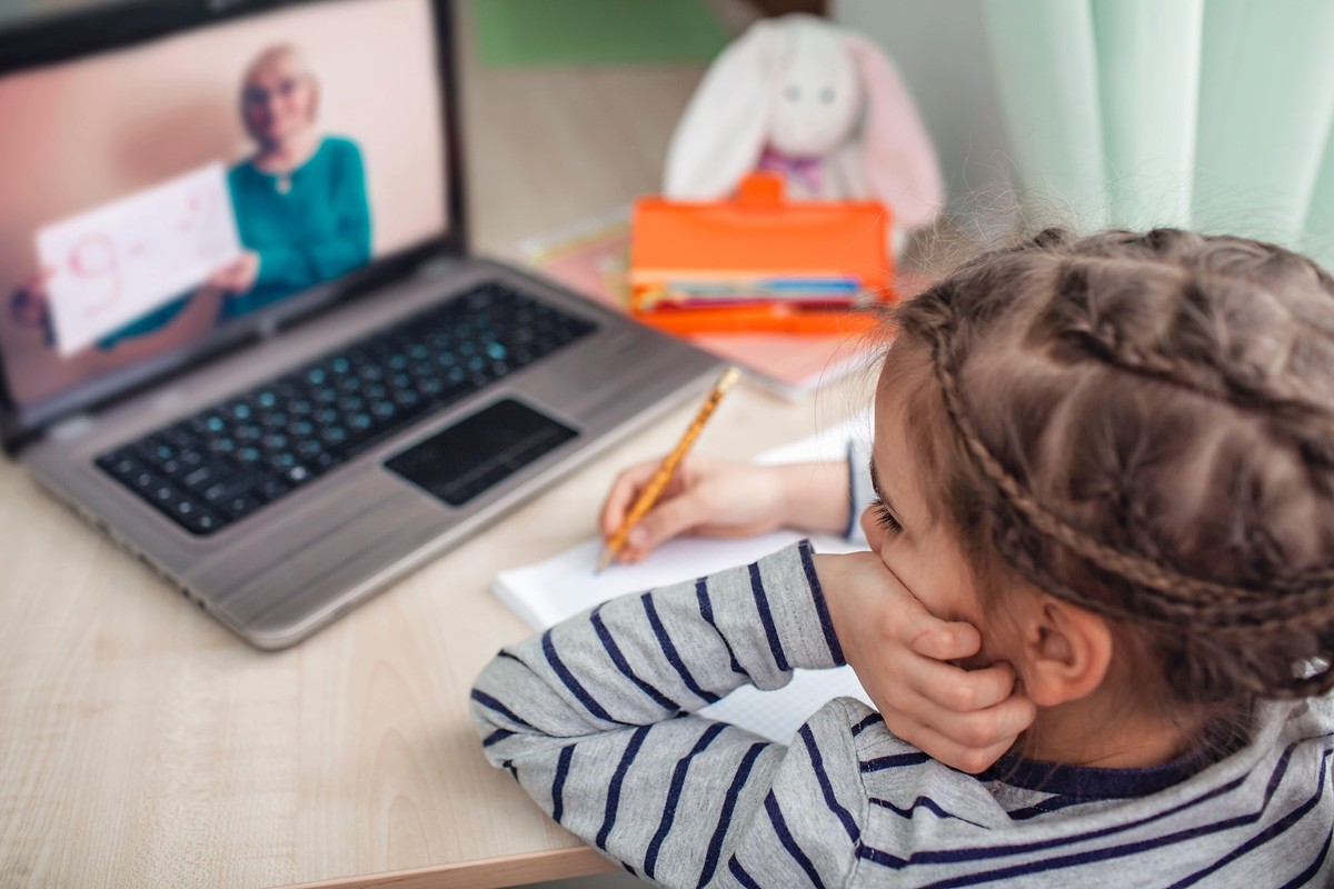 mädchen, quarantäne, schule, homeschooling,