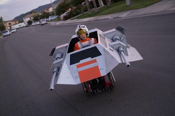 Cooles Star-Wars-Halloweenkostüm mit Rollstuhl