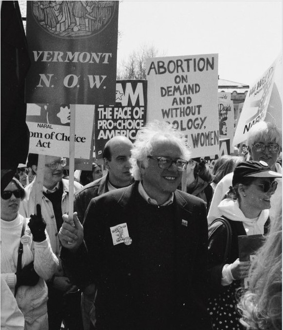 Demokraten gegen Trump: Der Formcheck vor der ersten Vorwahl
Bernie ist der einzig vernünftige und vor allem der integerste Kandidat. Es geht hier nicht nach Alter, Hautfarbe oder Geschlecht zu wählen ...