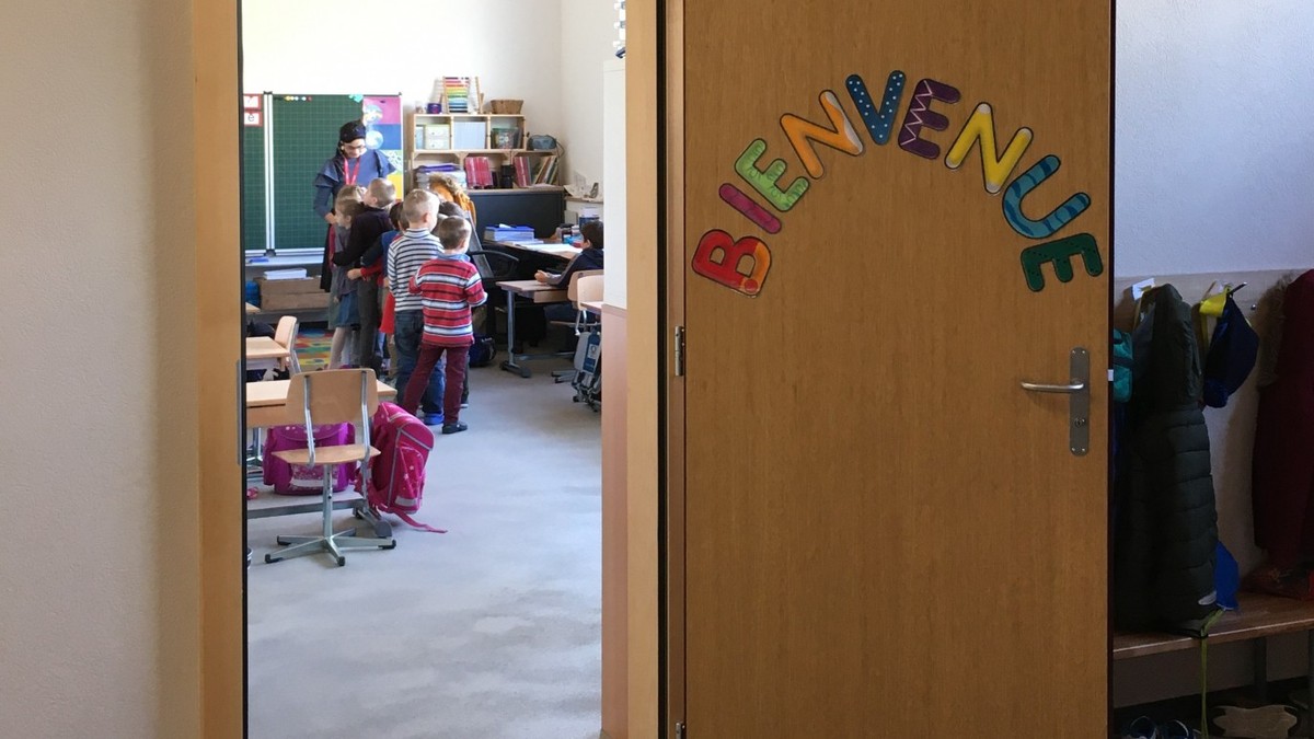 L'école privée Fleurs de Mai est sous enquête suite à un témoignage d'abus sexuel contre la Fraternité sacerdotale Saint-Pie X d'Ecône en Valais.