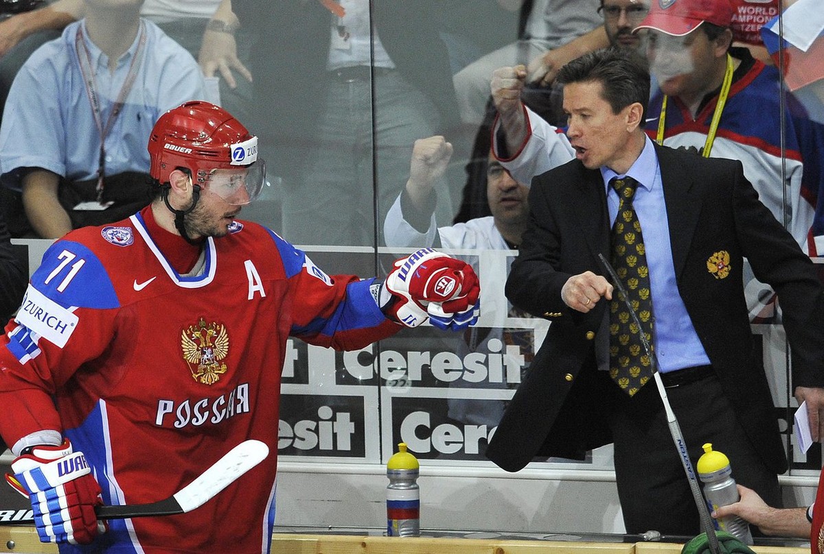 Russia's Ilya Kovalchuk, left, reacts with his head coach Vyacheslav Bykov in the Semi Final game between Russia and United States of America USA at the IIHF 2009 World Championship at the Postfi ...