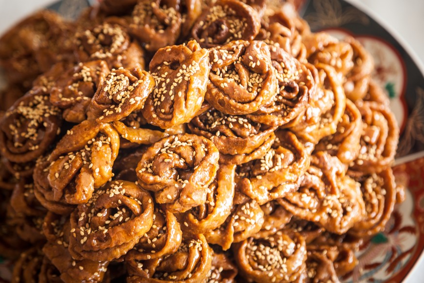 marokko frühstück brot essen food chebakia gebäck brot