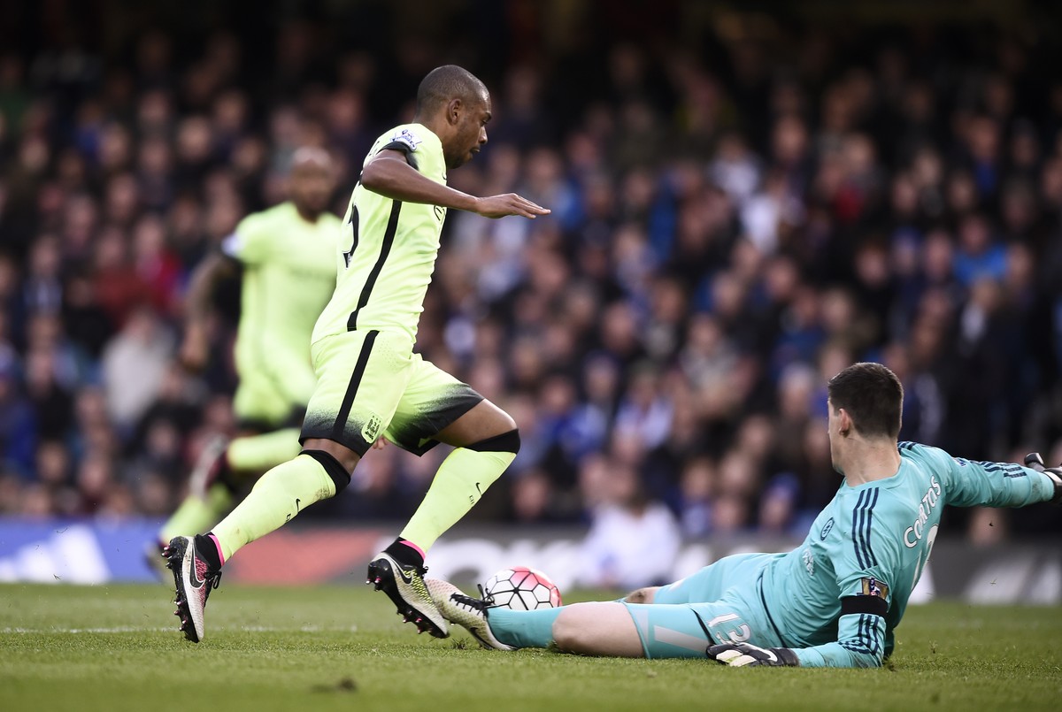 Die entscheidende Frage: Wollte Courtois gegen Fernandinho nur den Ball spielen?