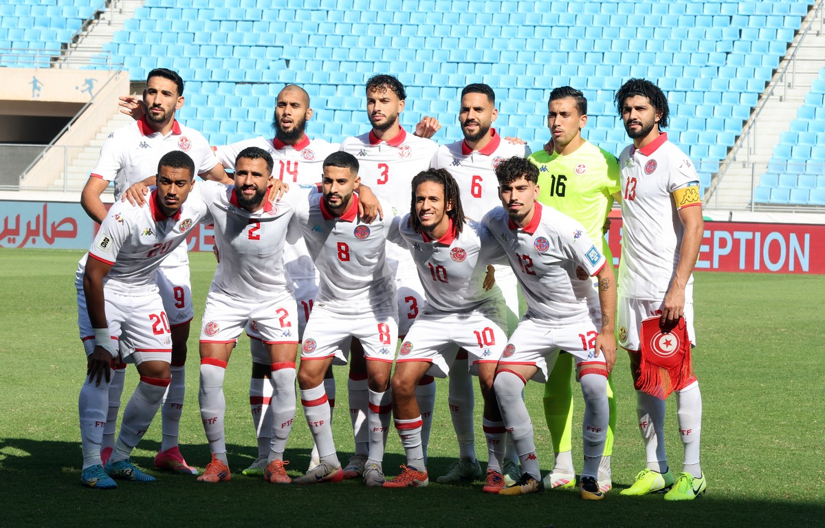 epa12451045 Tunisia's players pose for a team photo ahead of the FIFA World Cup 2026 CAF qualifiers soccer match between Tunisia and Namibia in Tunis, Tunisia, 13 October 2025. EPA/MOHAMED MESSAR ...
