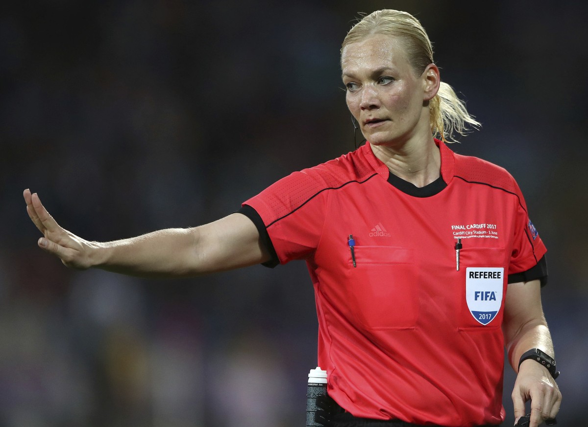 Referee Bibiana Steinhaus during the Women's Champions League Final soccer match at the Cardiff City Stadium in Cardiff, Wales, Thursday, June 1, 2017. (Nick Potts/PA via AP)