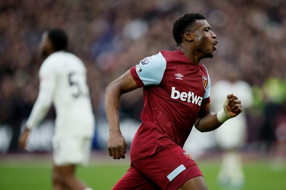 epa11041980 Mohammed Kudus of West Ham celebrates scoring the 2-0 goal during the English Premier League soccer match between West Ham United and Manchester United, in London, Britain, 23 December 202 ...