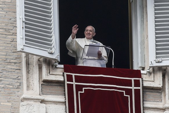 epa08850362 Pope Francis delivers the Angelus prayer from the window of his office at Saint Peter's Square in Vatican City, 29 November 2020. EPA/FABIO FRUSTACI