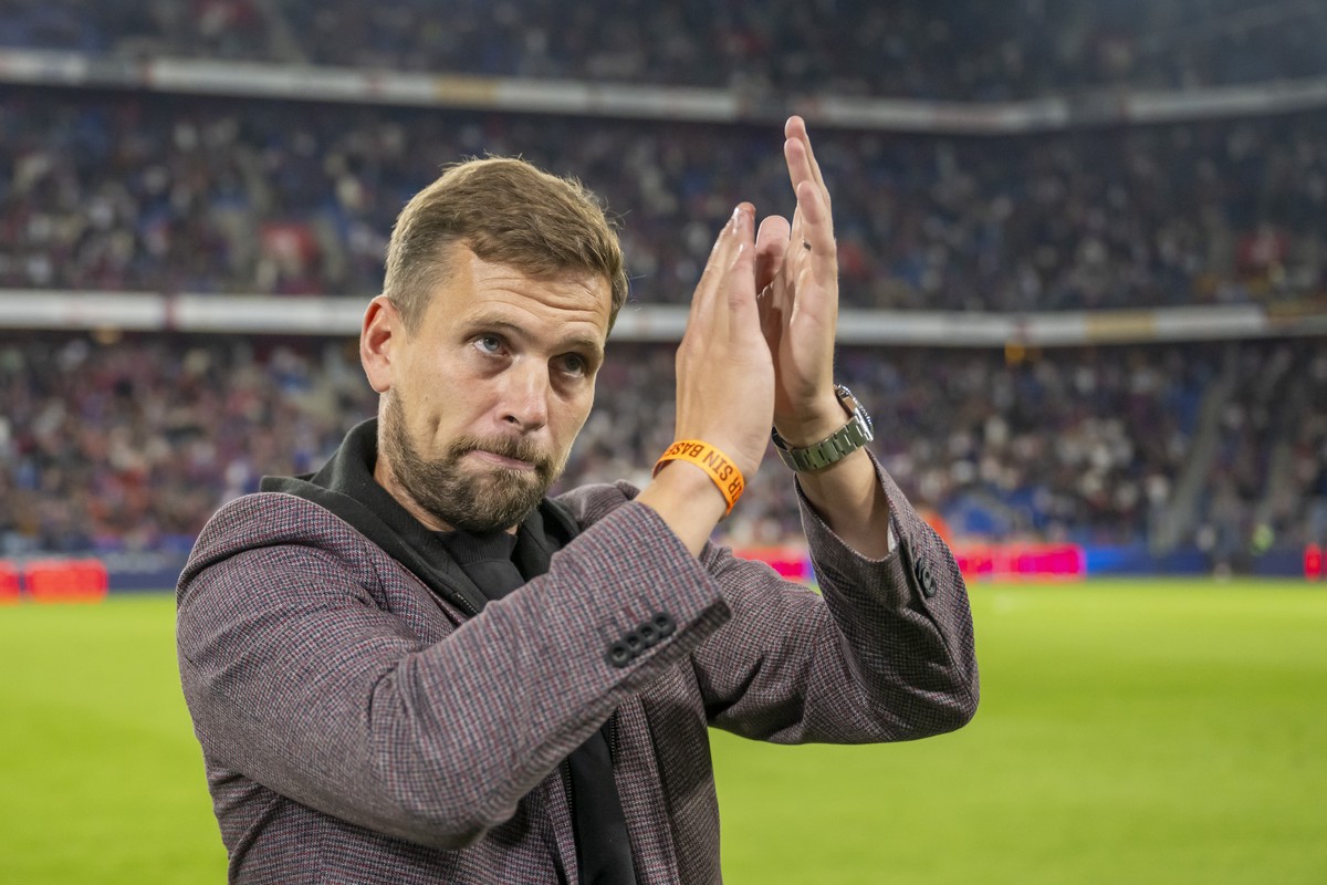 Fabian Frei verabschiedet sich von den Fans vor dem Fussball Meisterschaftsspiel der Regular Season der Swiss Super League zwischen dem FC Basel 1893 und dem FC Zuerich im Stadion St. Jakob-Park in Ba ...