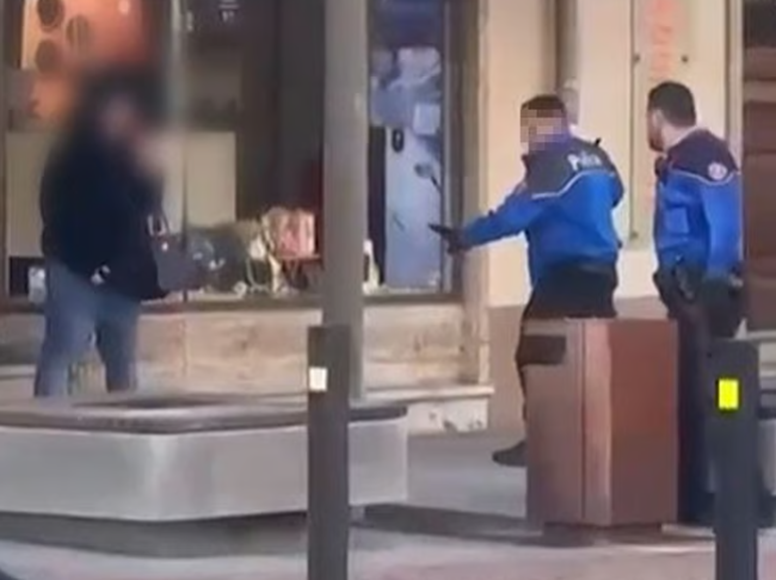 Frau schrie «Allahu Akbar» und zückte ein Messer: Ist sie eine Terroristin?