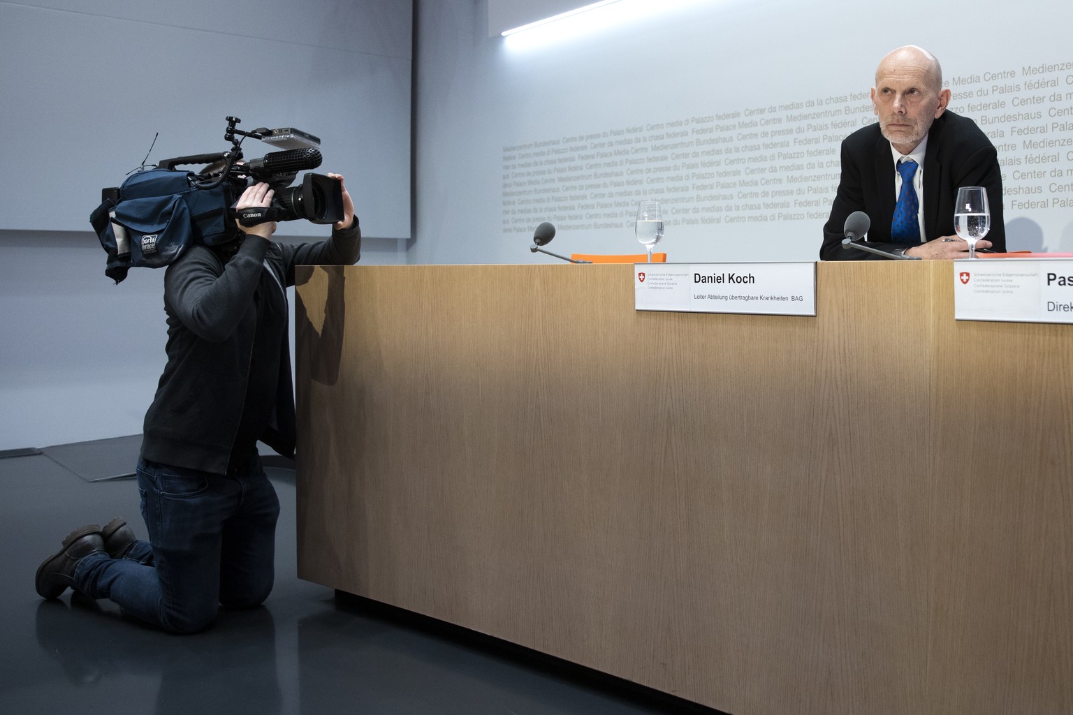 Daniel Koch, Leiter Abteilung uebertragbare Krankheiten BAG, spricht waehrend einer Medienkonferenz ueber die Situation des Coronavirus, am Montag, 24. Februar 2020 in Bern. (KEYSTONE/Peter Klaunzer)