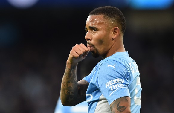 epaselect epa09910796 Manchester City's Gabriel Jesus reacts after scoring against Real Madrid for the 2-0 lead during the UEFA Champions League semi final, first leg soccer match between Manchester City and Real Madrid in Manchester, Britain, 26 April 2022.  EPA/PETER POWELL