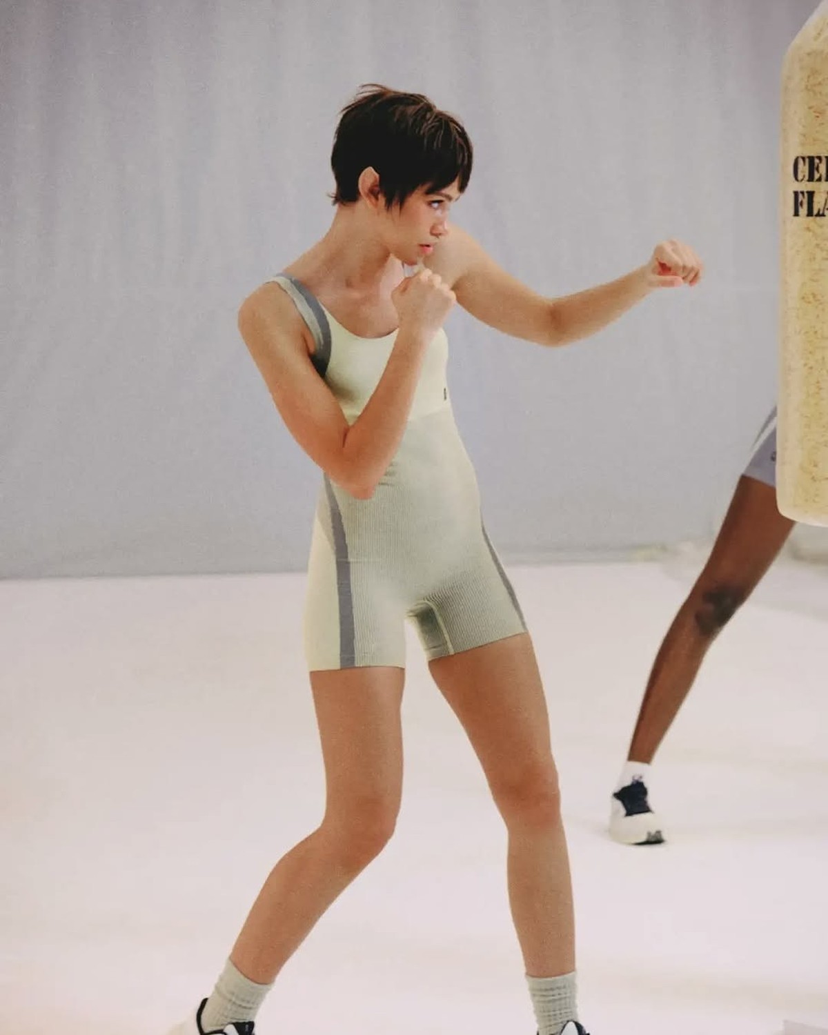 La campagne présente deux nouveaux produits iconiques: la Cloudzone et la Studio Knit Bodysuit.