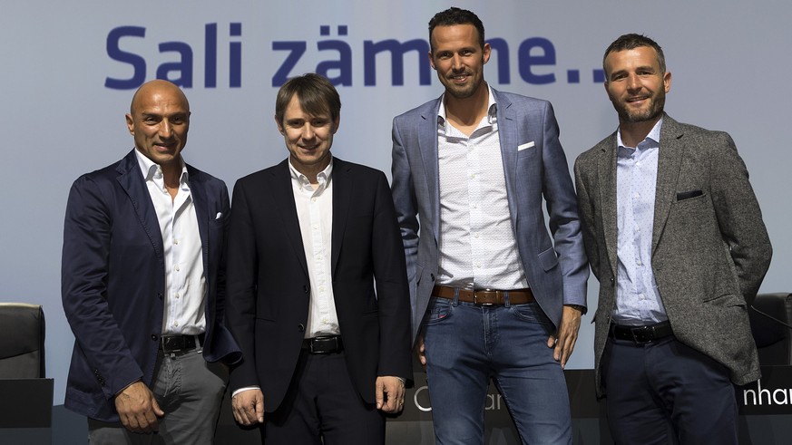 Die neue Clubfuehrung des FC Basel mit Massimo Ceccaroni, Bernhard Burgener, Marco Streller und Alex Frei, von links, nach der Abstimmung an der ausserordentlichen Mitgliederversammlung des FC Basel i ...