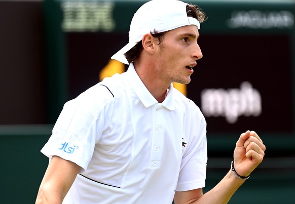 epa10040979 Ugo Humbert of France reacts during the men&#039;s second round match against Casper Ruud of Norway at the Wimbledon Championships in Wimbledon, Britain, 29 June 2022. EPA/ANDY RAIN EDITOR ...