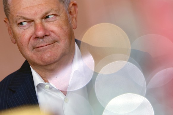 epa11493586 German Chancellor Olaf Scholz attends the weekly cabinet meeting of the German government at the Chancellery in Berlin, Germany, 24 July 2024. EPA/HANNIBAL HANSCHKE