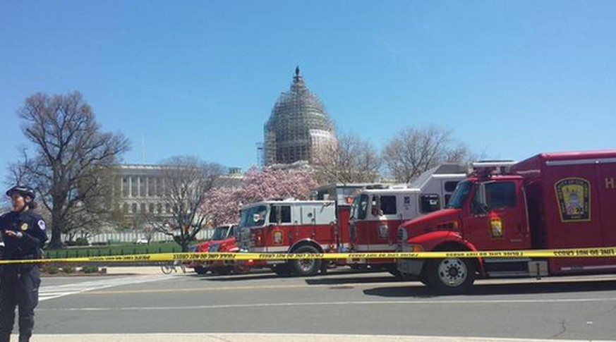 Polizei und Feuerwehr sperren den Zugang zum US-Capitol in Washington ab.&nbsp;