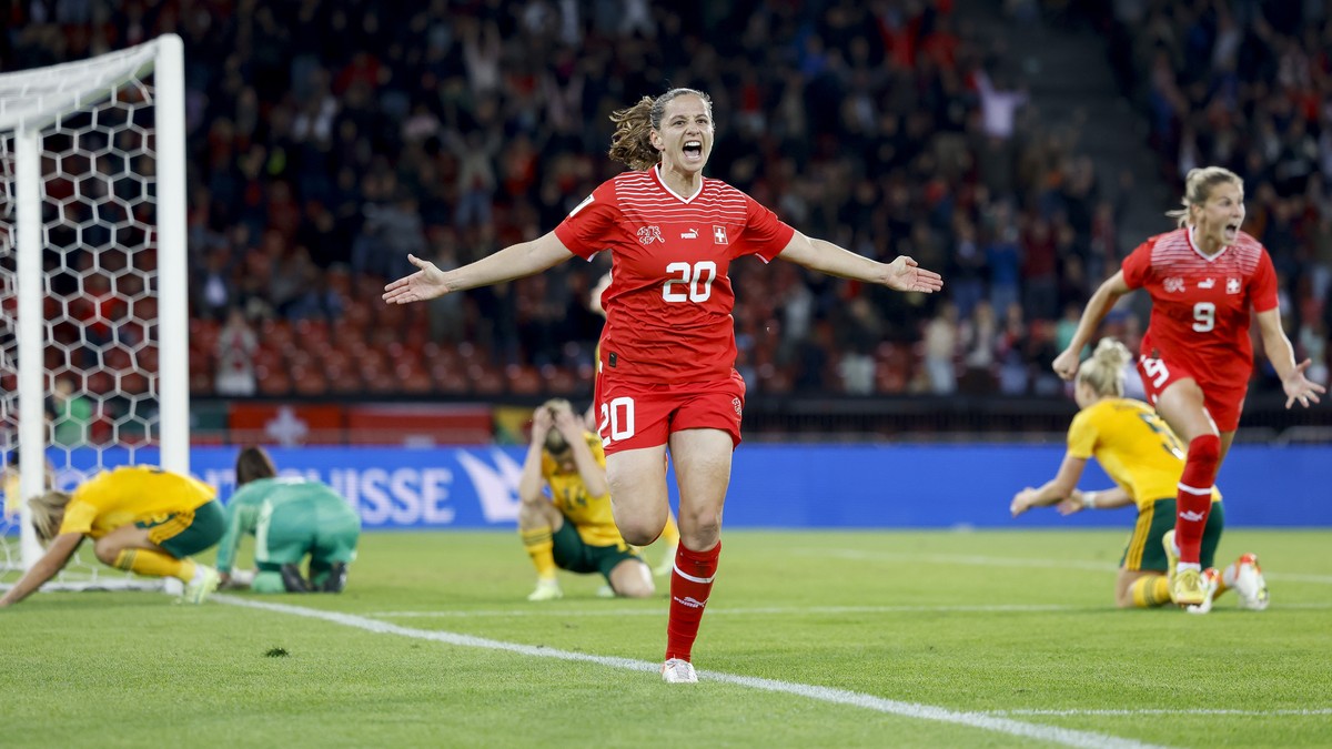 Switzerlands Fabienne Humm celebrates the 2-1 during the FIFA Women's World Cup 2023 qualifying round group G soccer match between the national soccer teams of Switzerland and Wales, at the Letzi ...