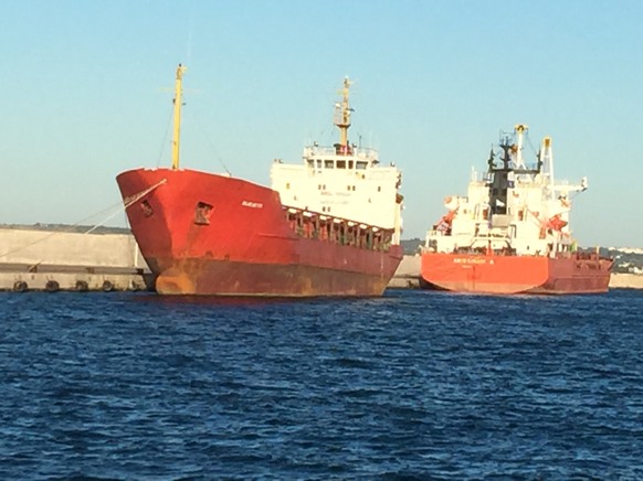 Die&nbsp;«Blue Sky M»&nbsp;im Hafen von Gallipoli