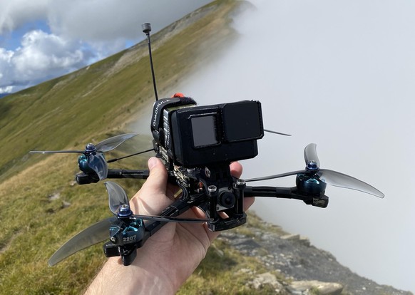 Till Blaser Kelafilms Drohne Marke Eigenbau