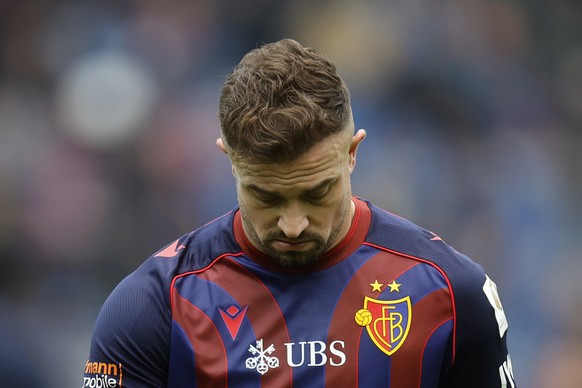 KEYPIX - Xherdan Shaqiri (FCB) geht in die Halbzeitpause im Super League Spiel zwischen dem FC Basel und dem FC Lugano, am Sonntag, 9. November 2025 im Stadion St. Jakob-Park in Basel. (KEYSTONE/Peter ...