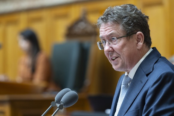 Bundesrat Albert Roesti spricht im Nationalrat an der Sommersession der Eidgenoessischen Raete, am Montag, 15. Juni 2026, in Bern. (KEYSTONE/Peter Schneider)