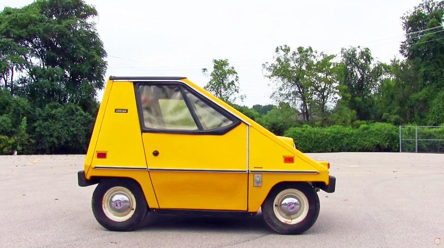 Sebring Vanguard Citicar EV elektroauto USA 1970er retro https://youtu.be/ilIozuRmTQs