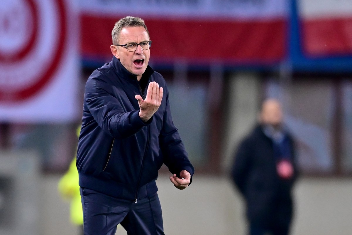 epa10988536 Austria's head coach Ralf Rangnick reacts during the international friendly soccer match between Austria and Germany in Vienna, Austria, 21 November 2023. EPA/CHRISTIAN BRUNA