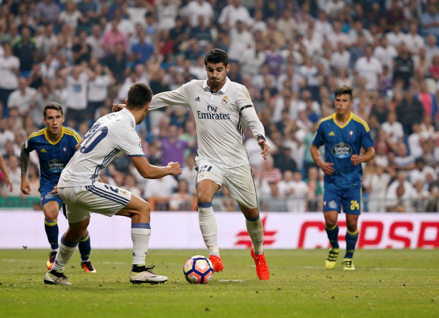 Football Soccer - Spanish Liga Santander - Real Madrid v Celta Vigo - Santiago Bernabeu, Madrid, Spain 27/08/16. Real Madrid&#039;s Alvaro Morata scores a goal. REUTERS/Andrea Comas