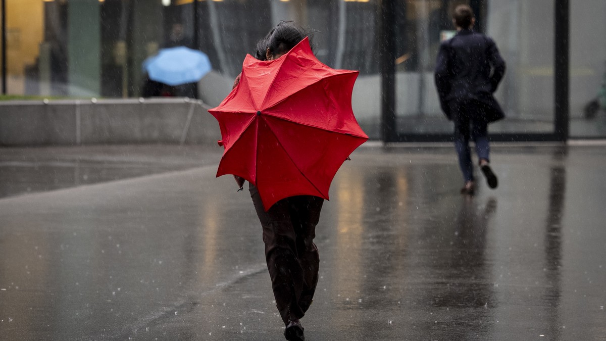 Bis Mittwoch brauchst du die Regenjacke, am Wochenende kommt dann wieder die Sonne