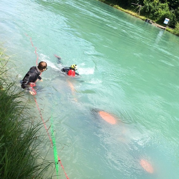 Zumindest ist der Traktor nach der Bergung sauber!