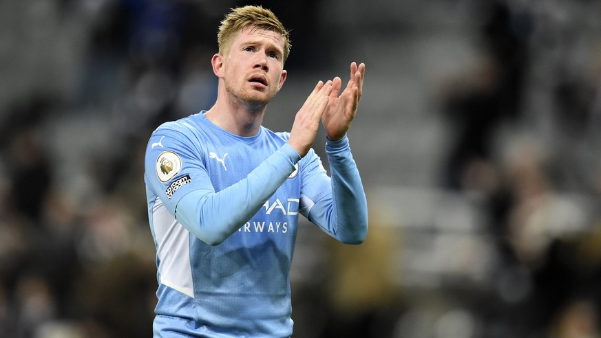 epa09650300 Kevin De Bruyne of Manchester City reacts after winning the English Premier League soccer match between Newcastle United and Manchester City in Newcastle, Britain, 19 December 2021. EPA/PE ...