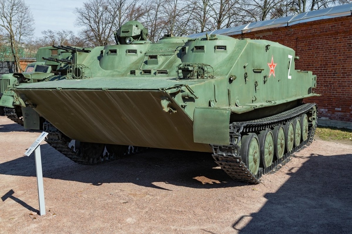 Jusqu'à présent, les chars BTR-50 se trouvaient plutôt... dans les musées.