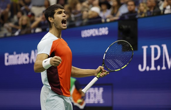epa10179011 Carlos Alcaraz of Spain reacts as he plays Casper Ruud of Norway during the men&#039;s final match at the US Open Tennis Championships at the USTA National Tennis Center in Flushing Meadow ...