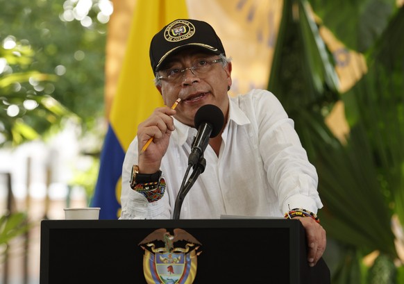 epa12456794 Colombian President Gustavo Petro speaks during a ceremonial weapons destruction event in Puerto As�s, Colombia, 15 October 2025. The event marked the start of the progressive destruction  ...