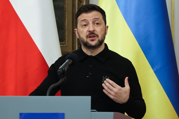 epa11826558 Ukrainian President Volodymyr Zelensky speaks during a joint press conference with Polish President Andrzej Duda, after their meeting at the Belweder Palace in Warsaw, Poland, 15 January 2 ...